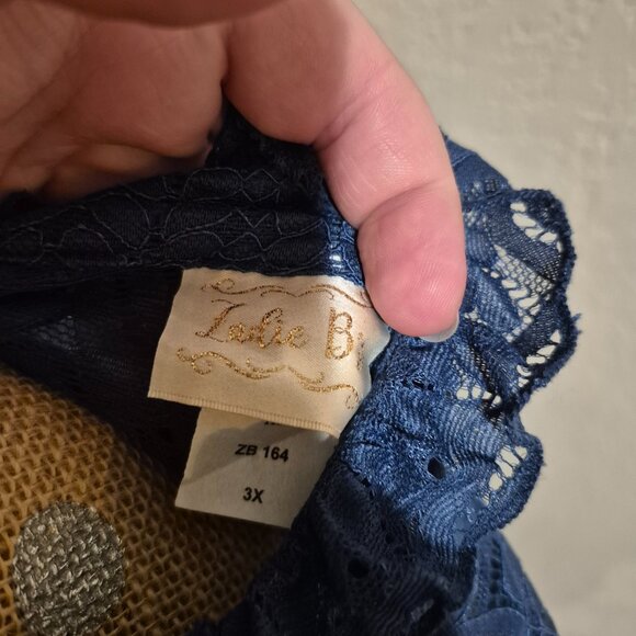 NWOT Zadie B's Aleah Lace Top in French Blue - Picture 5 of 5